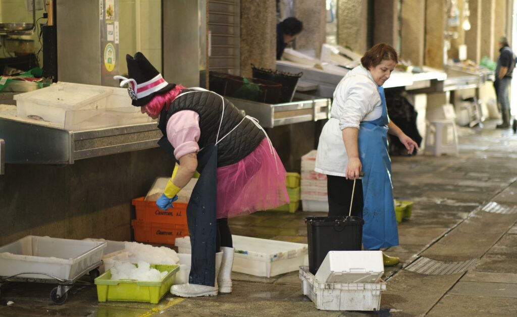 Entroido en el mercado de Santiago