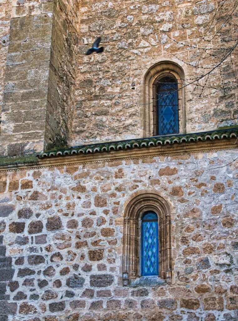 Ventana con Palomas 3 - Perfecto Martínez