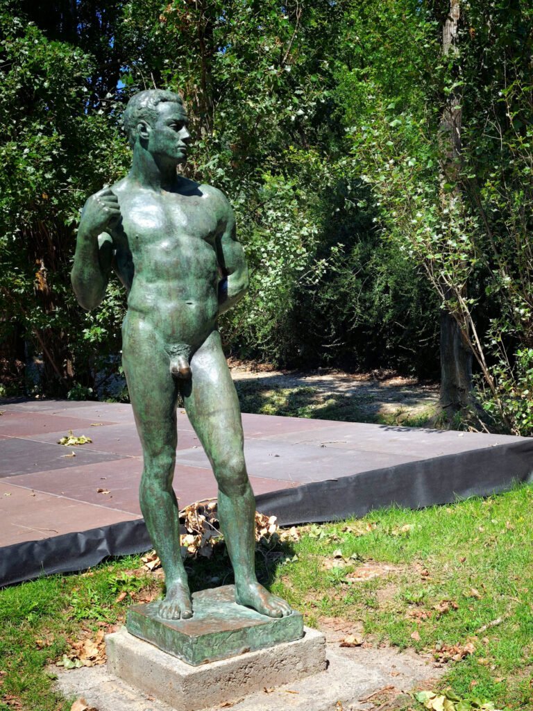 Estatua en bronce