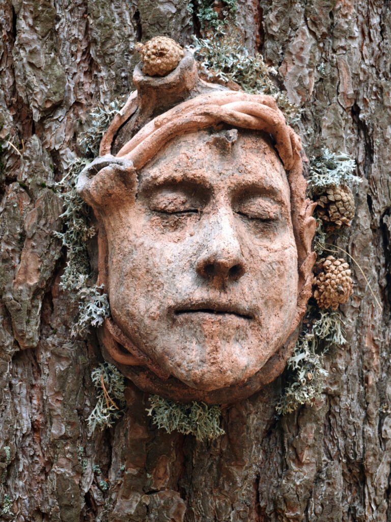 Rostro humano tallado en madera_2 - Maribel Becerra